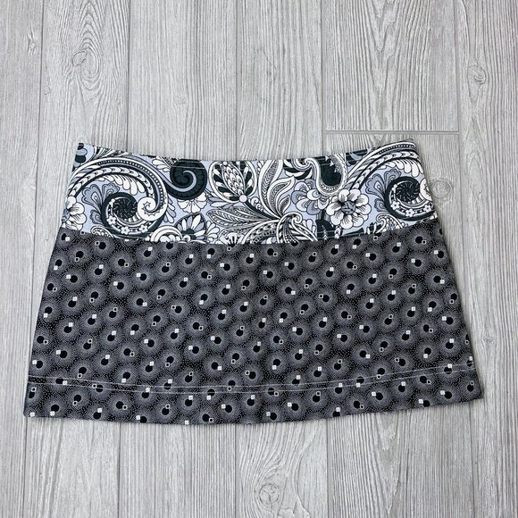 Sweet Spot Skirt Reversible Wrap Mini Adjustable Paisley Floral Black White Gray - Picture 12 of 12